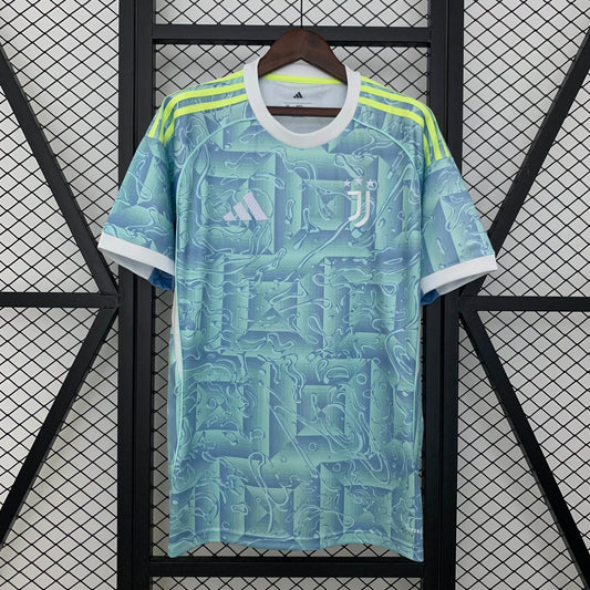 25/26 Juventus away