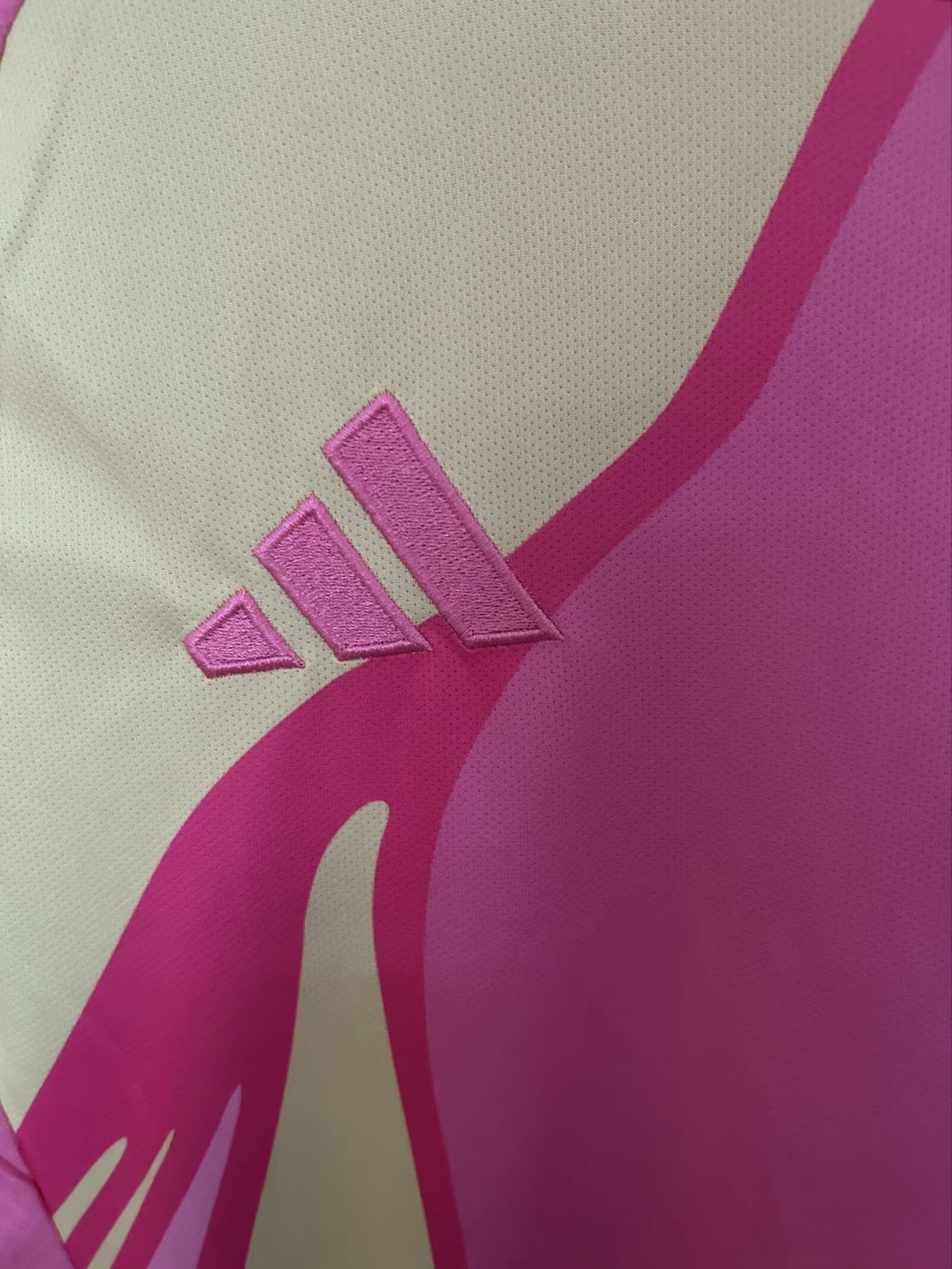 25/26 Women's football Scotland away