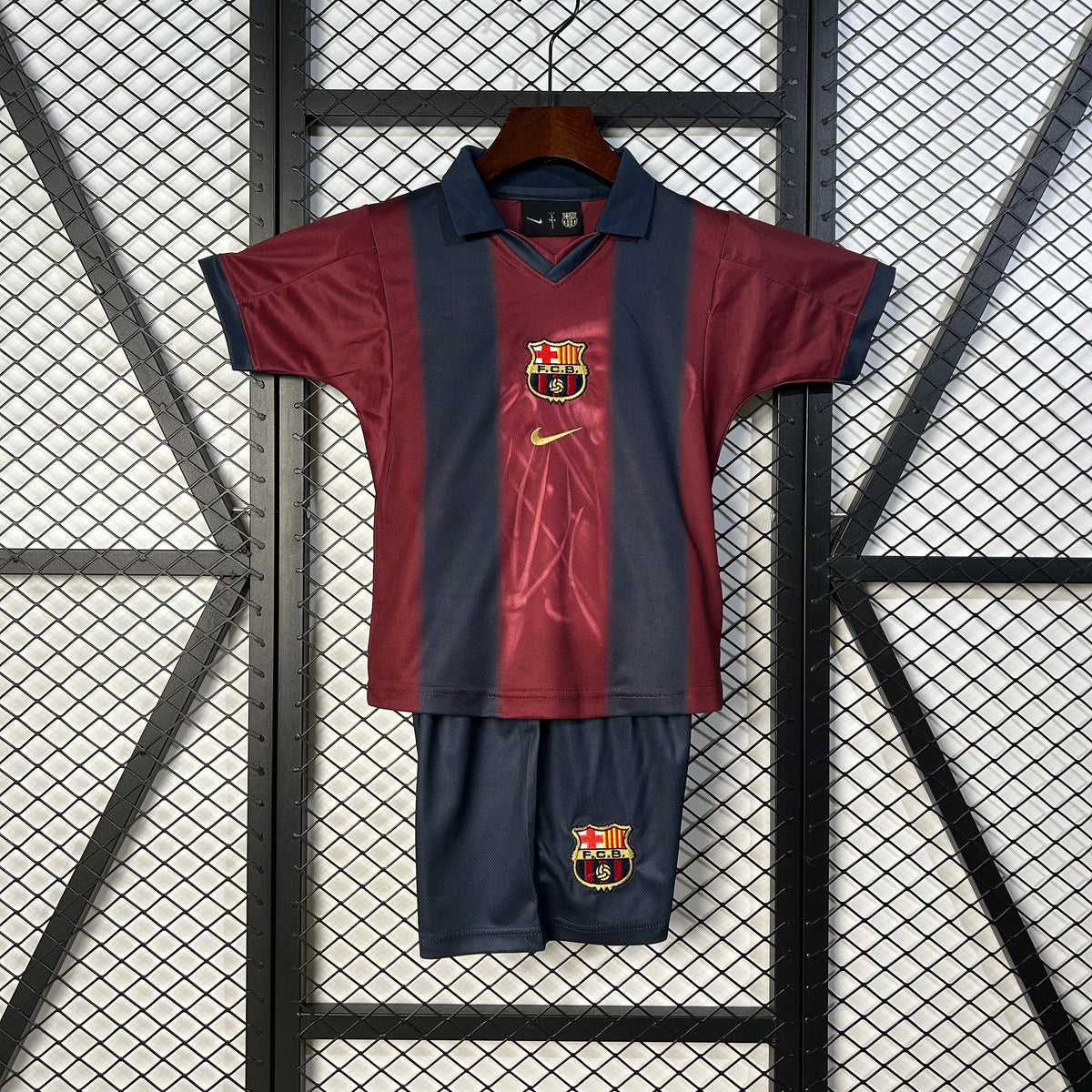 Barcelona x Travis Scott retro Kids