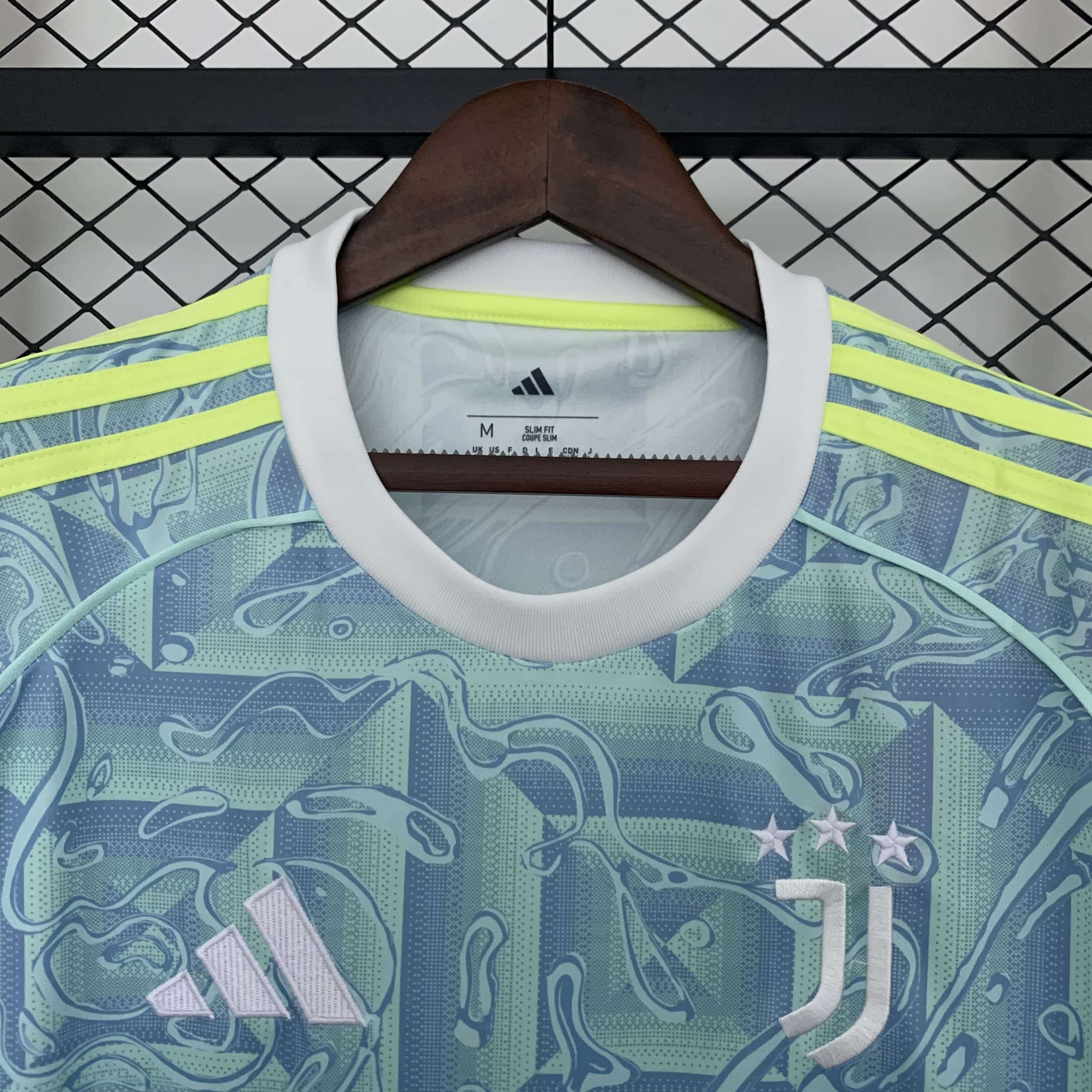 25/26 Juventus away